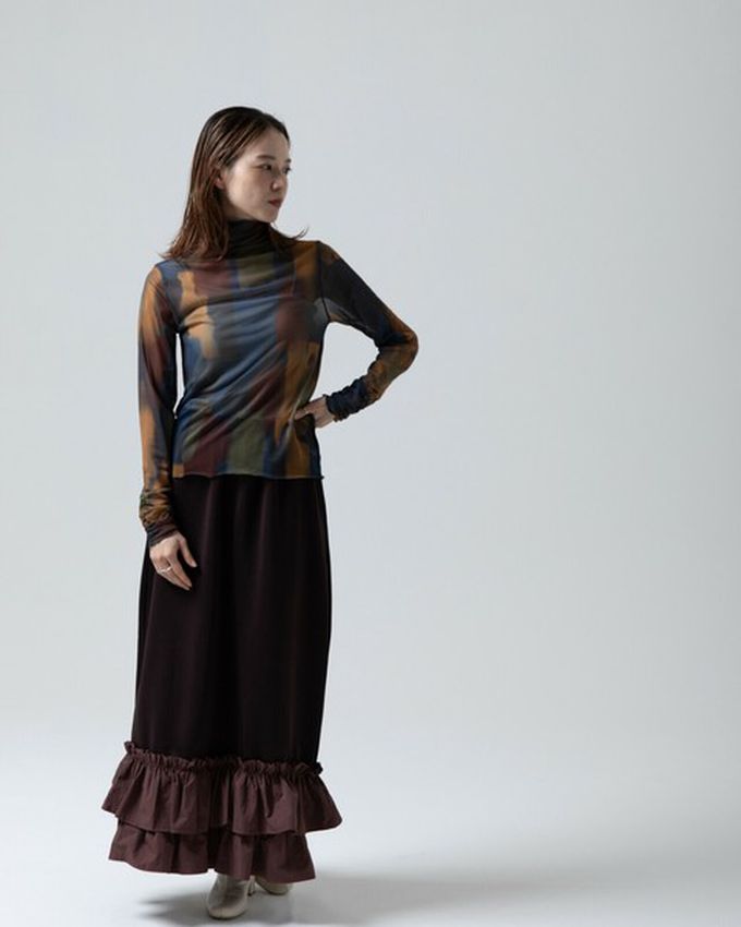 日本 gleam - 水彩畫風透膚皺摺高領長袖上衣-深棕x藍系