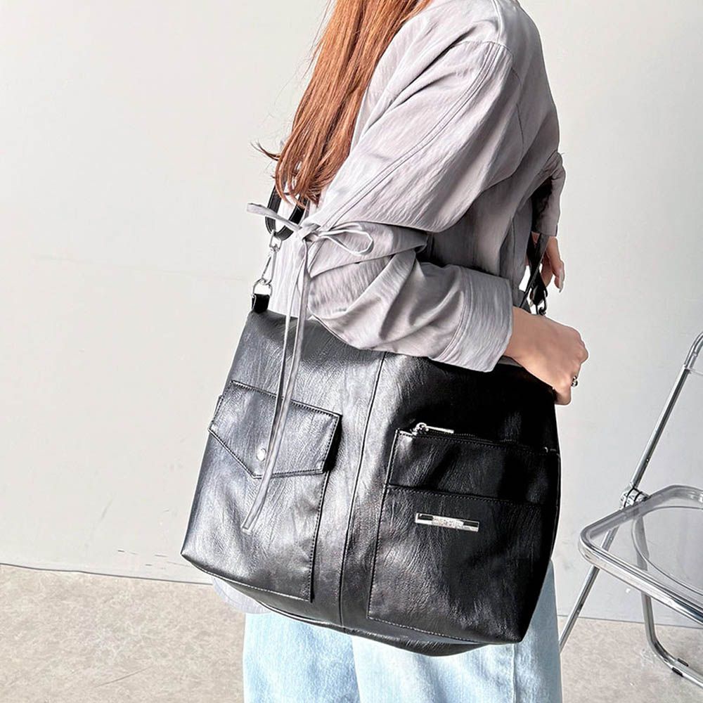 俐落酷感大容量2way造型側背包-黑