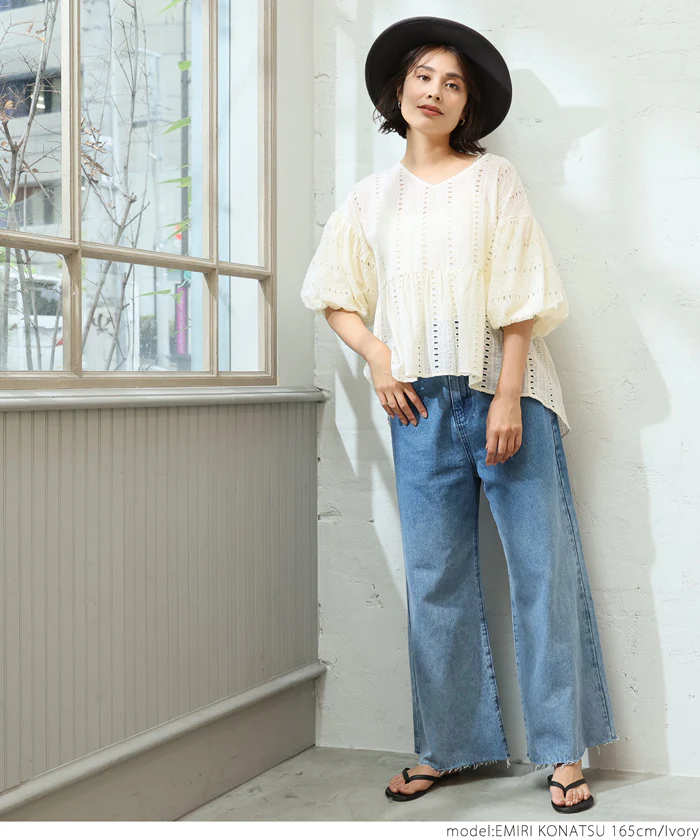 日本 COCA - 純棉鏤空裙擺泡泡袖上衣-米杏