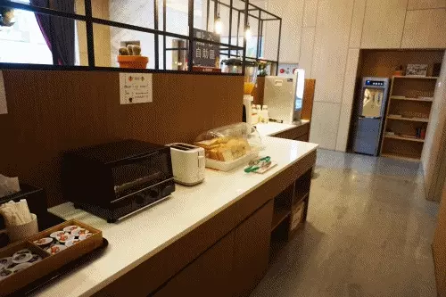 台東曙光渡假酒店 - 【五館聯合】媽咪愛特談四人房一泊一食平日住宿券-無使用期限