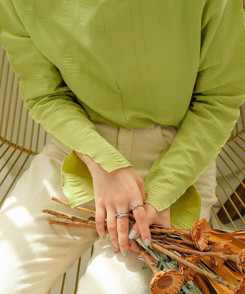 日本 Bab - 質感皺縮木耳領長袖上衣-酪梨綠