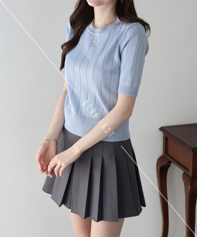 日本 BLUE EAST - 羅紋彈性薄針織五分袖上衣-簡約黑