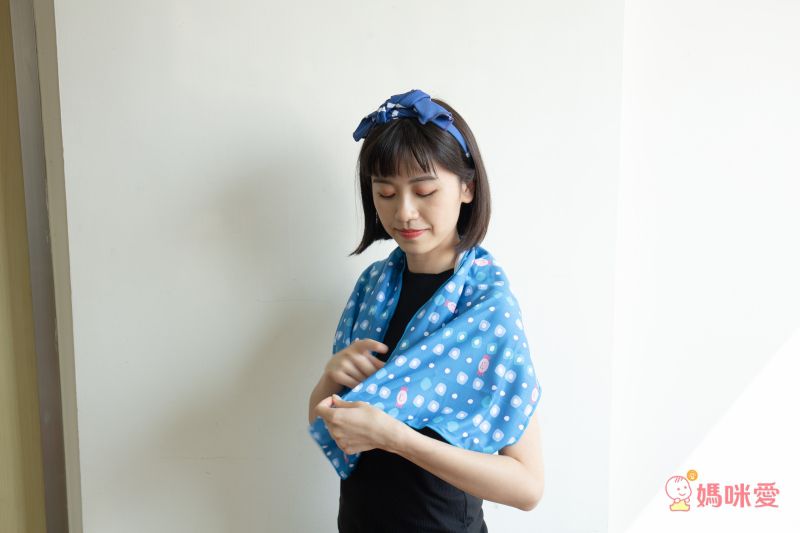 日本弘雅堂 - 抗UV水涼感巾(清新香味)-薄荷味-深藍北極熊 (M(30x100cm))