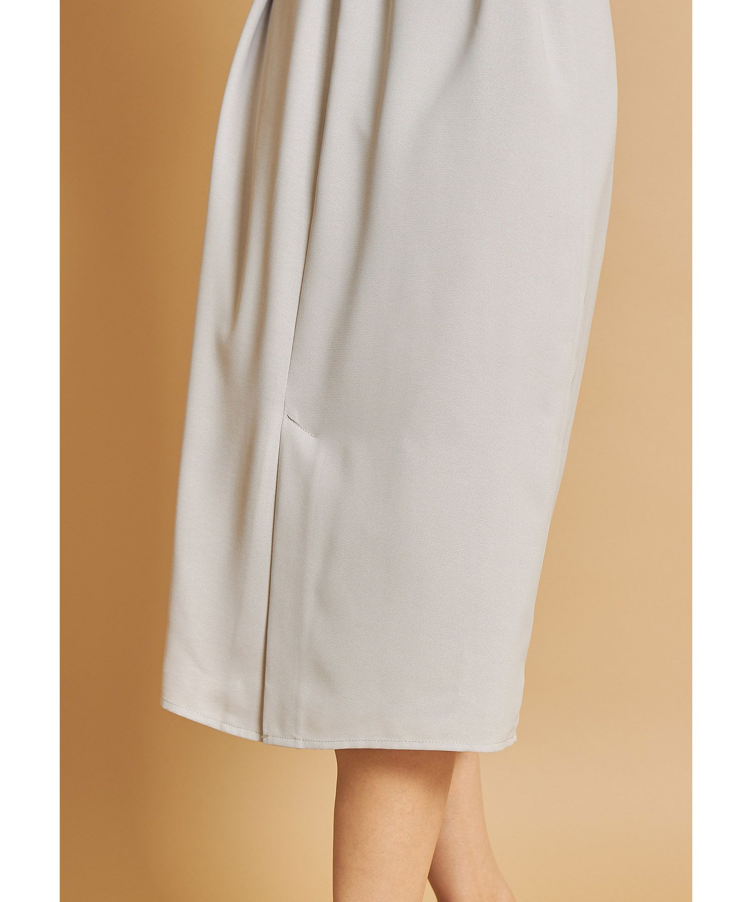 日本 tocco-closet - 高雅珍珠皺摺簡約洋裝-知性黑