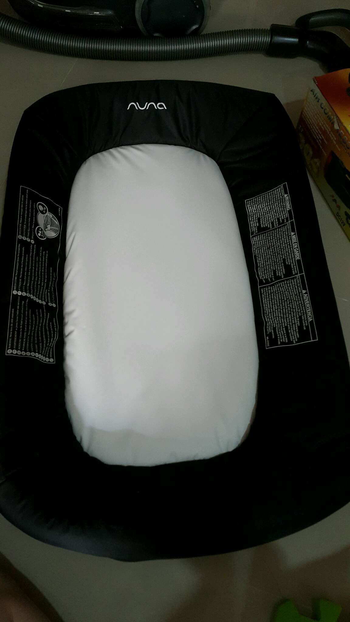 Nuna 尿布台（需和遊戲床搭配使用）