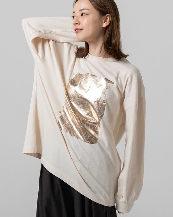日本 gleam - 燙金時尚光澤廓形寬版長袖上衣-炭黑x銀
