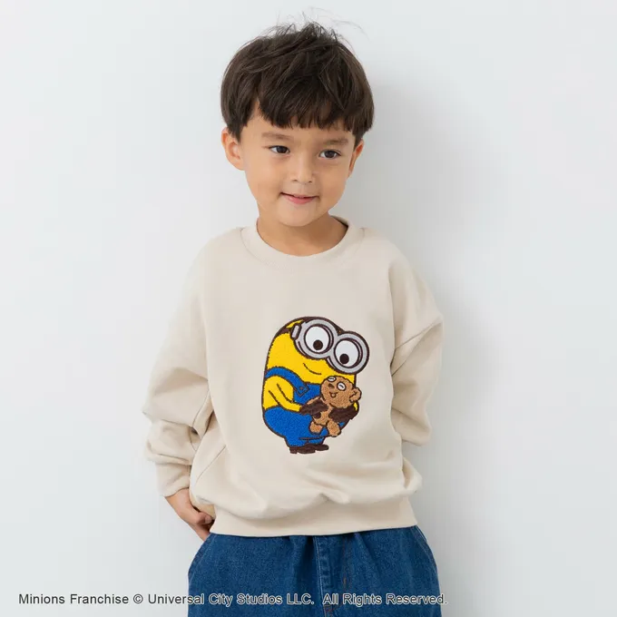 日本 Chil2 - 限量聯名 裏毛印花大學長袖上衣-卡通人物小小兵-立體刺繡-米杏