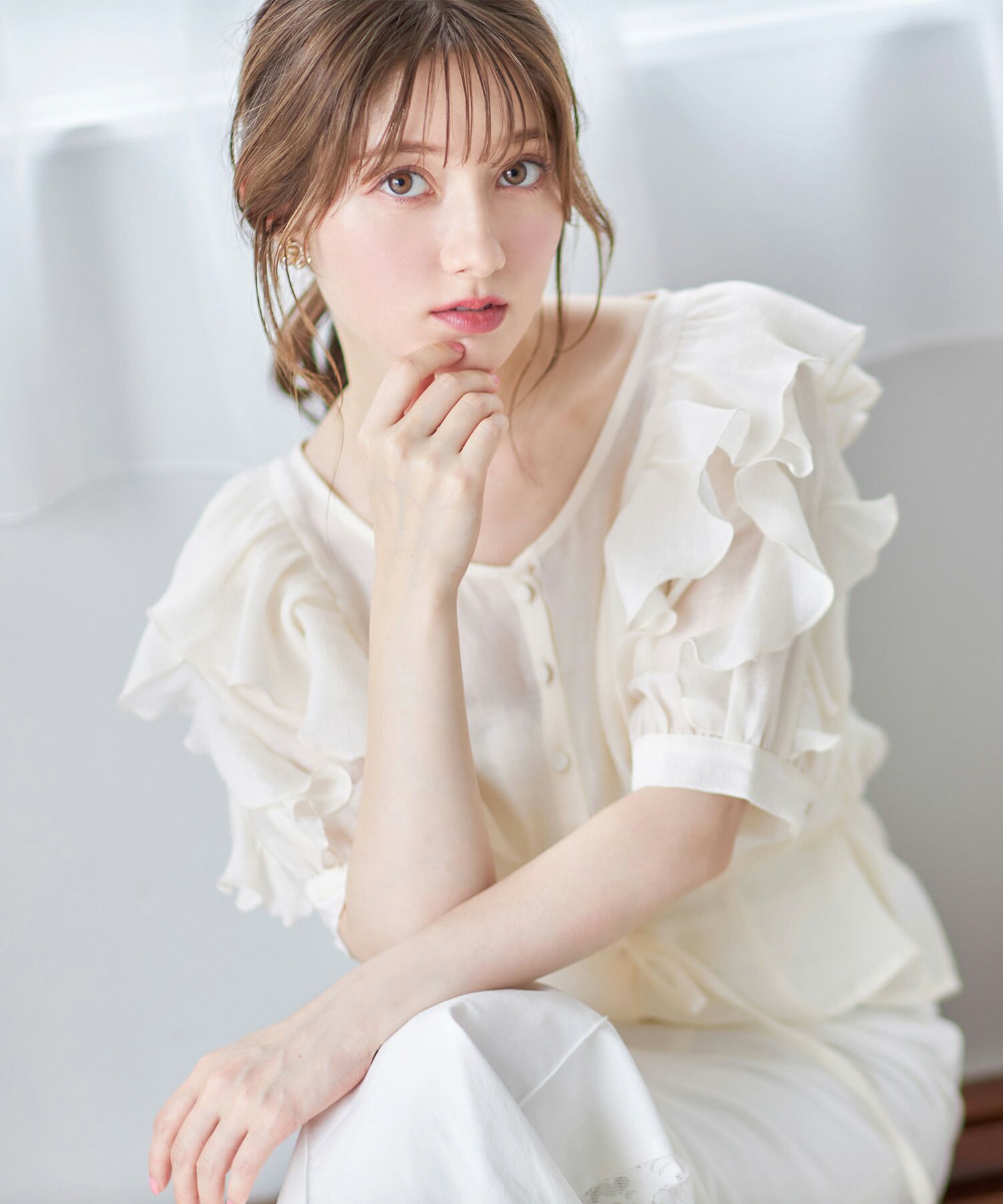 日本 tocco-closet - 優雅光澤感綁帶短袖上衣-星塵粉