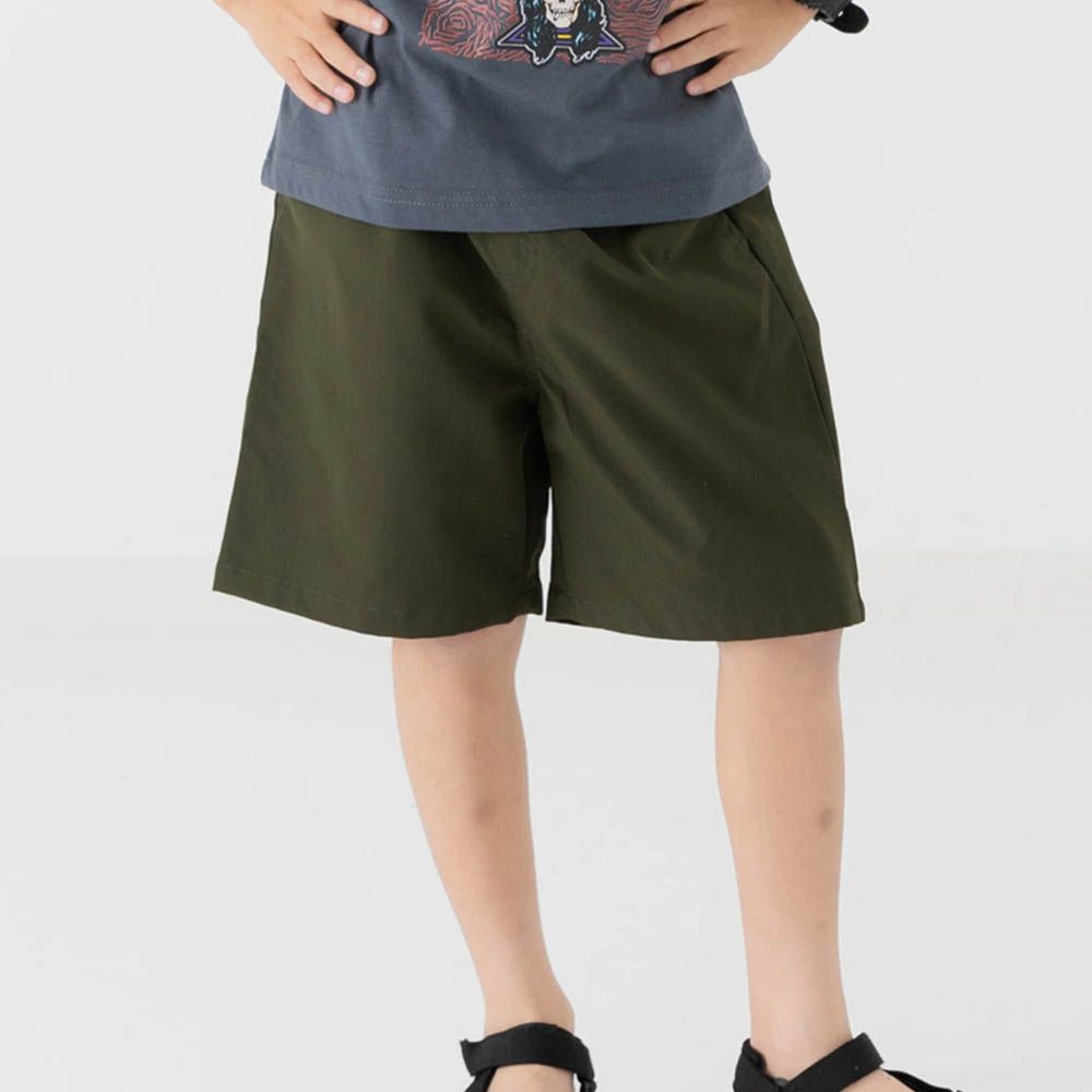 舒適耐穿簡約風休閒短褲-軍綠
