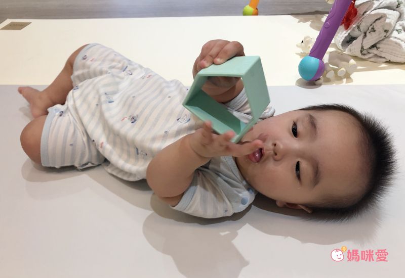 西班牙 dëna - 多功能益智軟積木/疊疊樂 小人物+小房子-夢幻藍