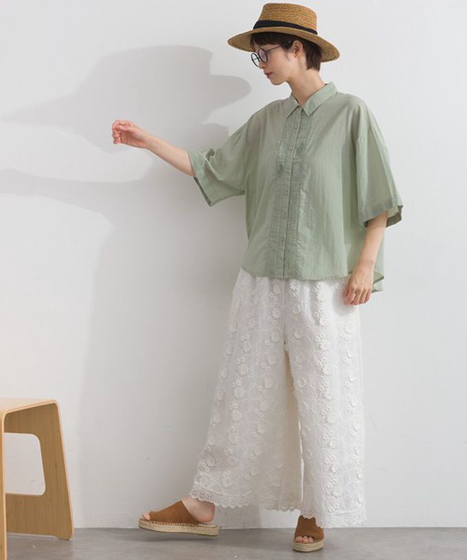 日本 Lupilien - 印度棉 低調植物刺繡短袖襯衫-卡其棕