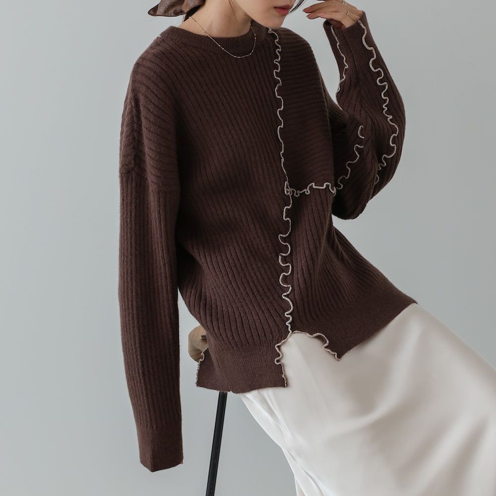 柔美曲線點綴寬鬆感針織上衣-咖啡