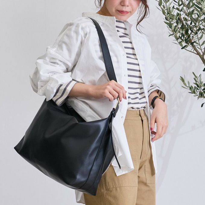 日本 LIZDAYS - 柔滑簡約百搭大容量側背包-(可裝A4)-黑 (36x30.5cm)