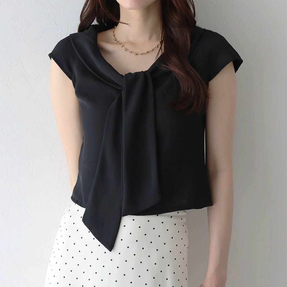 簡潔美型領巾法式袖上衣-黑 (M)