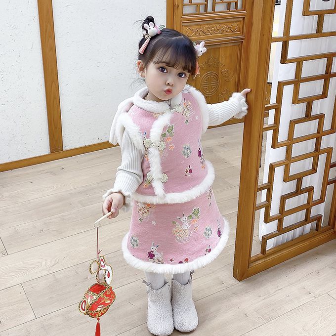 love, charlotte - 小兔子粉色提花絨鋪棉拜年洋裝套組-背心＋短裙兩件套裝搭配羊毛氈流蘇髮夾