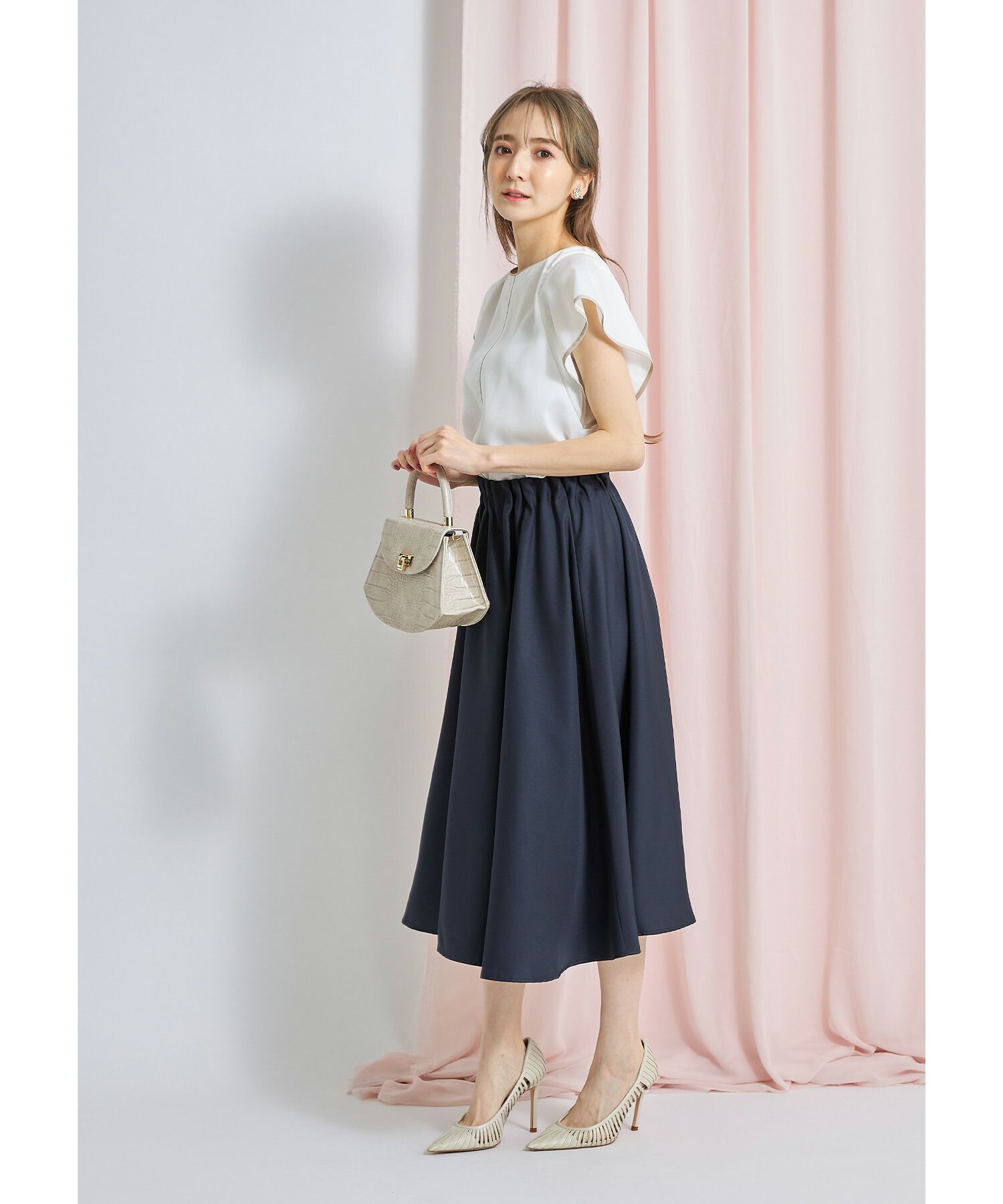 日本 tocco-closet - 撞色滾邊波浪袖上衣-天使白