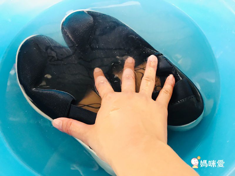 TAGUCHI 喜白鞋 - 日本洗鞋袋加贈洗鞋劑特惠組 (洗鞋袋二入加贈洗鞋劑 二入)