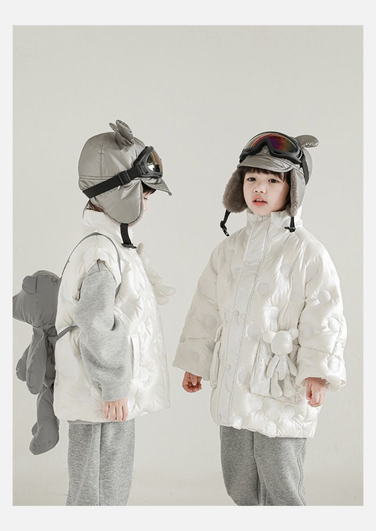 TONGMO - (90%鴨絨)可拆卸太空感立領羽絨外套-熊熊-米白色