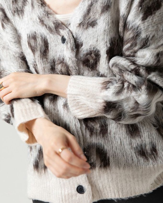 日本 gleam - 馬海毛觸感成熟豹紋V領針織開襟衫-咖啡