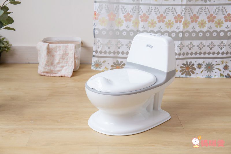 遊戲中學習戒尿布【美國 Nuby】小馬桶符合孩子人體工學！