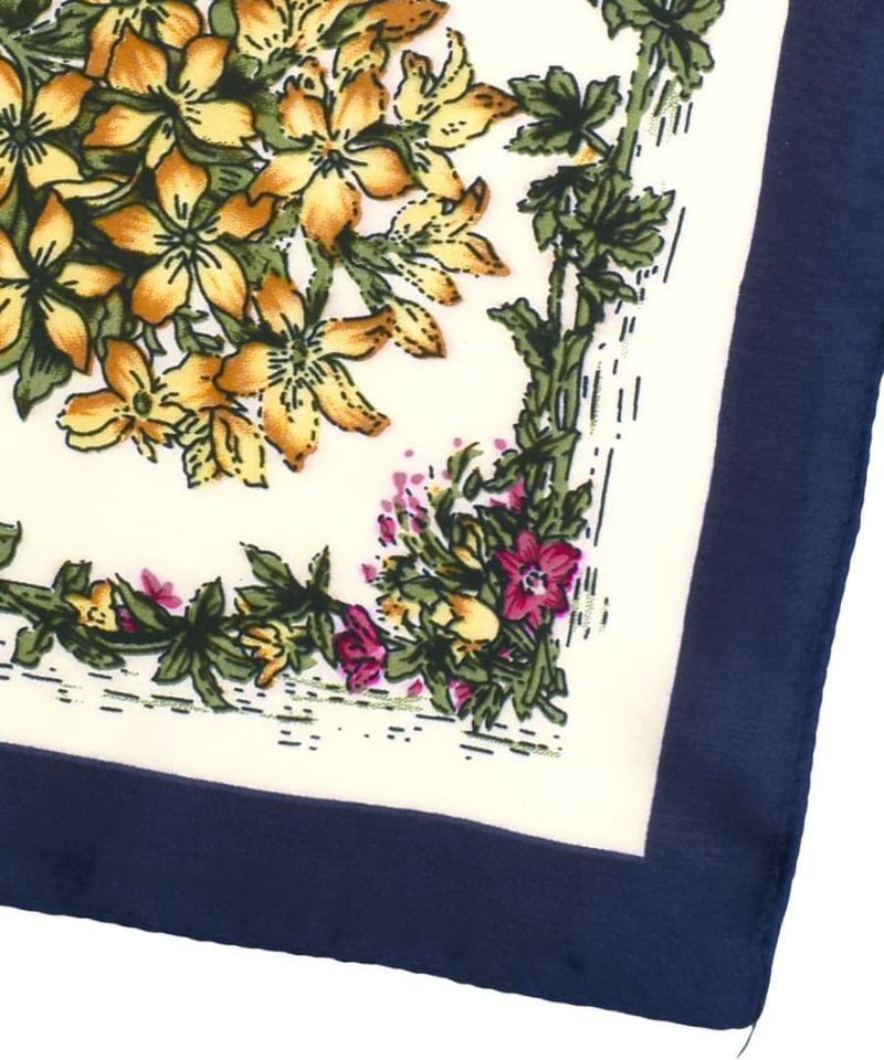 日本 zootie - 歐風質感時尚絲巾-植物圖鑑-黑x杏