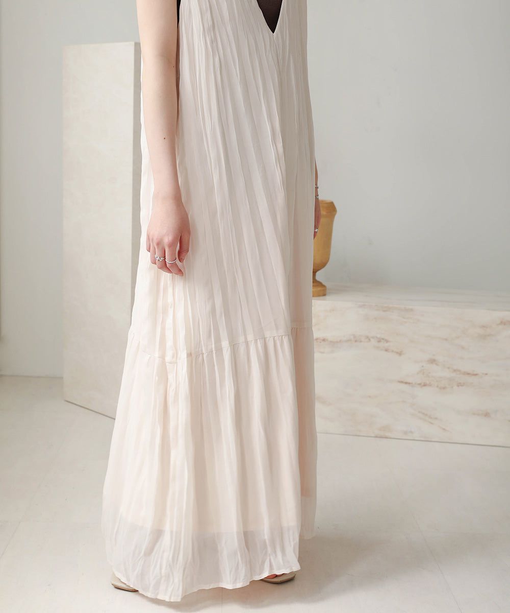 日本 Bab - V領浪漫飄逸無袖洋裝-米杏