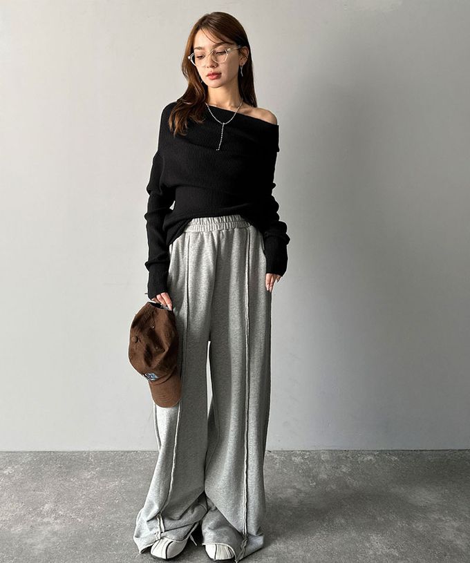 日本 Classical Elf - 華麗一字領羅紋長袖上衣(指孔設計)-象牙白