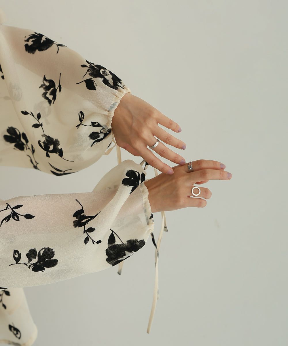 日本 Bab - 緹花透感泡泡長袖上衣-黑