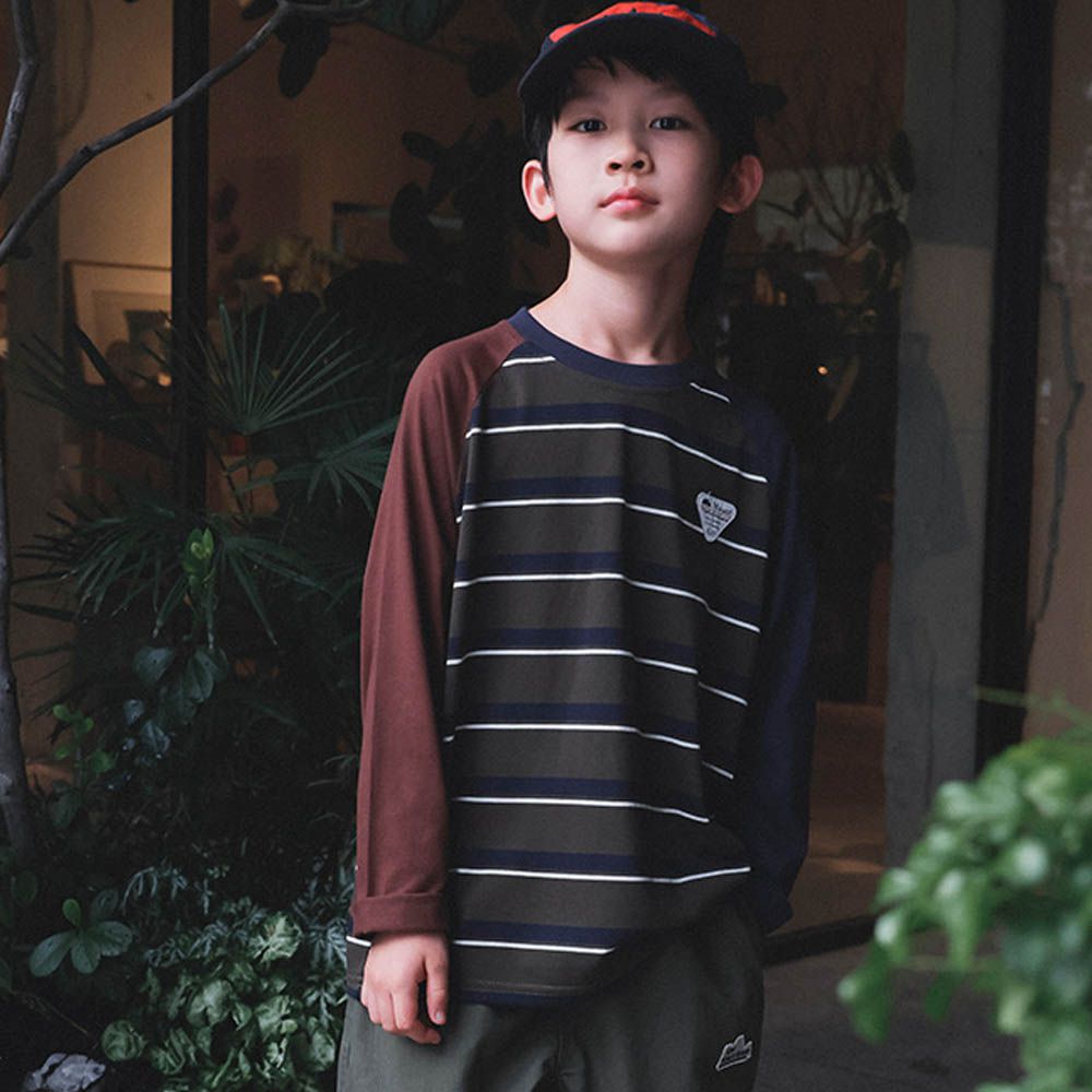 棉質圓領長袖上衣-條紋拼色袖-軍綠