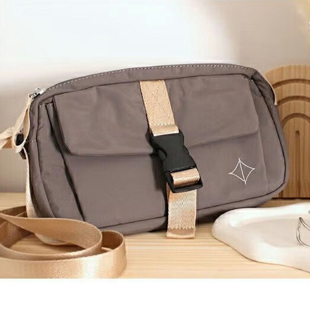 旅行系列 輕量防潑水皮夾功能側背包-深灰