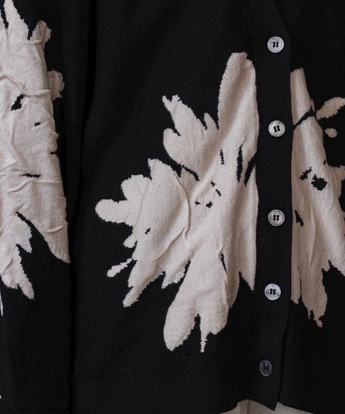 日本 Bab - 唯美花卉寬鬆感針織開襟外套-黑