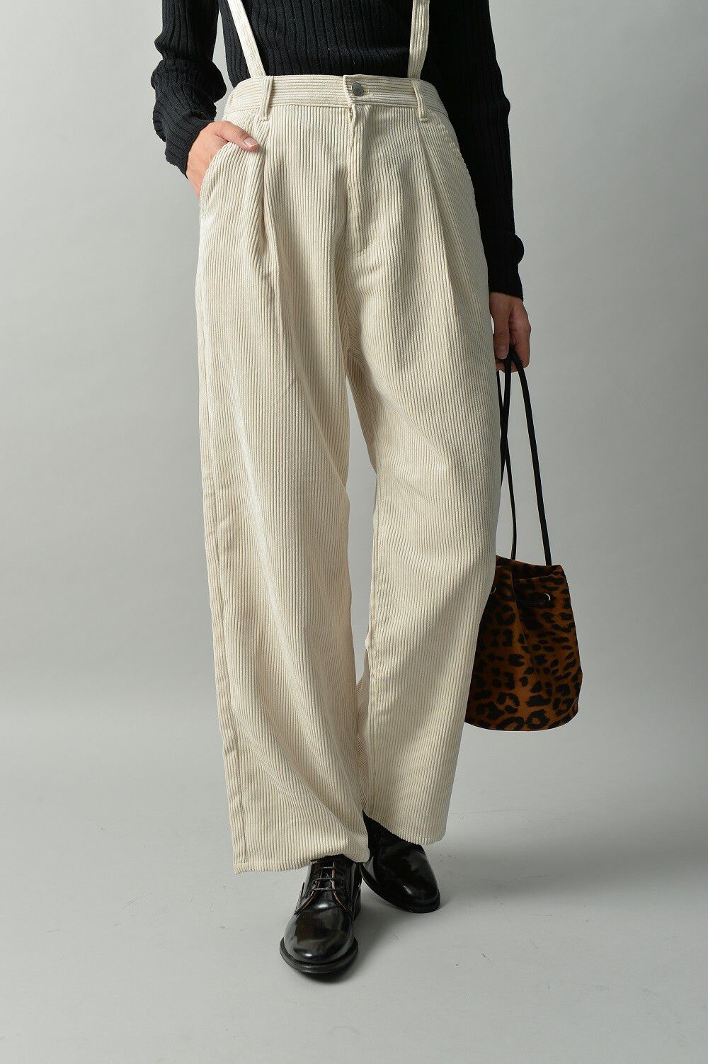 日本 ELENCARE DUE - 細肩帶燈芯絨吊帶褲-灰杏