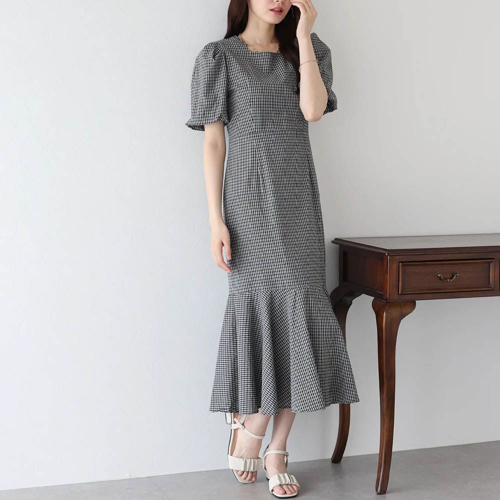 優雅方領後綁帶泡泡袖魚尾洋裝-格紋-黑 (M)