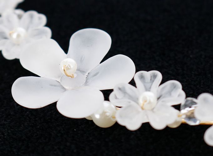 日本 Catherine Cottage - 磨砂優雅花圈造型髮箍-透光白