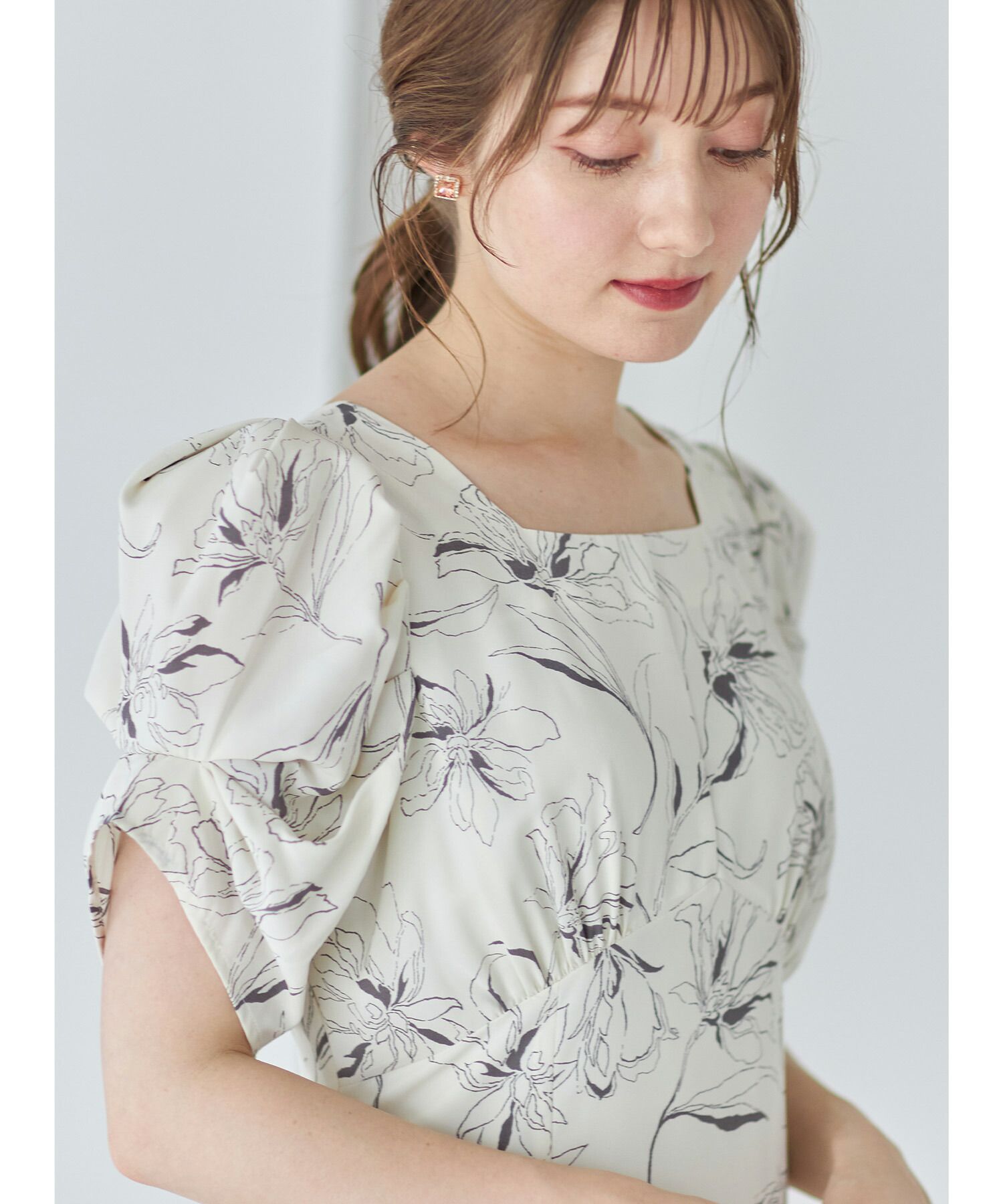 日本 tocco-closet - 典雅方領後綁帶泡泡袖洋裝-純潔百合-春芽綠