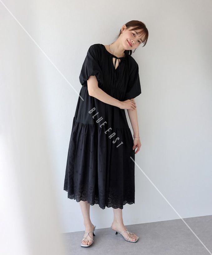 日本 BLUE EAST - 100%棉 下擺精緻蕾絲泡泡短袖洋裝-淺卡其