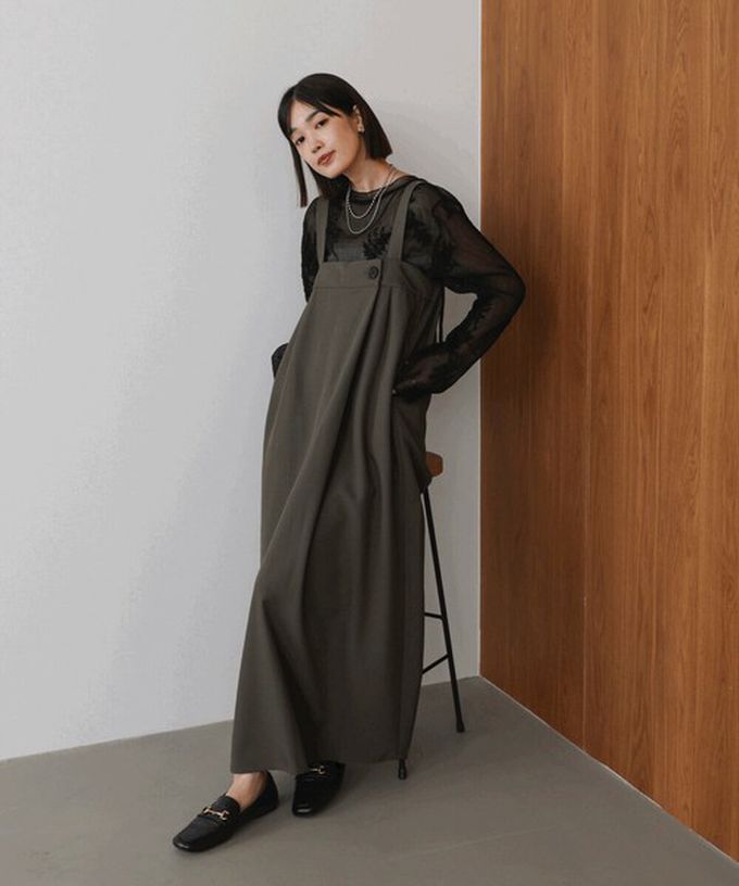 日本 Bab - 斜紋布優雅摺線工裝風吊帶裙-黑