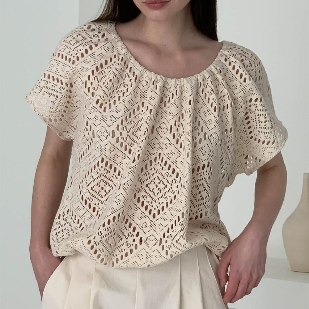 風情鏤空下襬抽繩短袖上衣-燕麥米 (FREE)