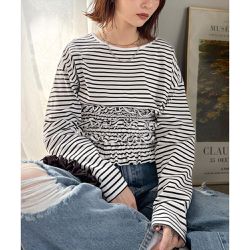 日本 Classical Elf - 時尚造型圓領長袖上衣(附荷葉腰帶)-白底條紋