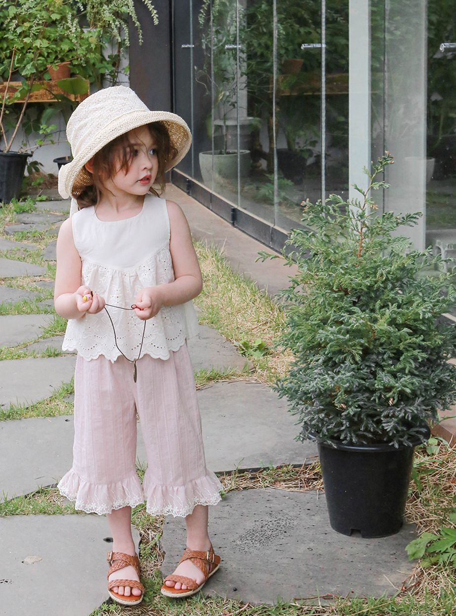 韓國 Puellaflo - 後背蝴蝶結雕花背心上衣-米白