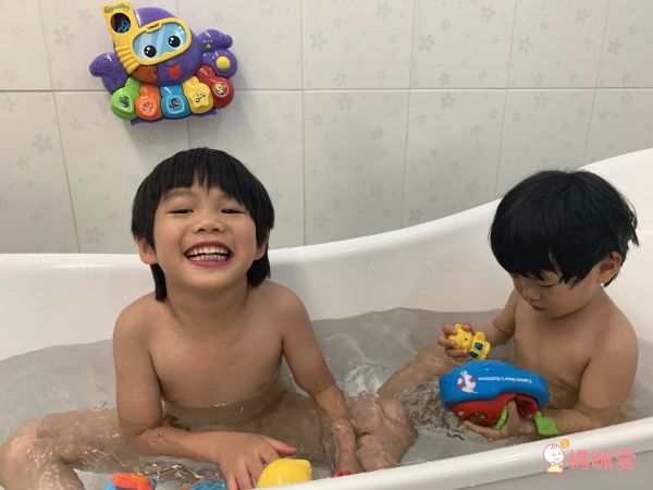 媽咪洗澡神助手♡【英國Vtech ✖ 加拿大MARCUS】歡樂聲光洗澡玩具♡泡泡章魚邊洗澡邊唱歌