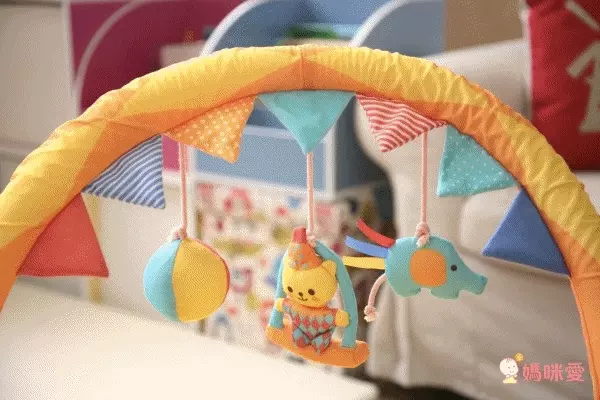 日本Combi Joy EF歡樂馬戲團 安撫餐椅搖床