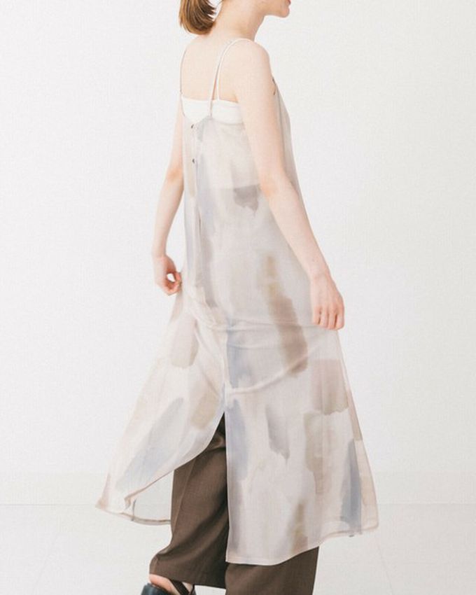 日本 gleam - 水彩暈染風夢境薄紗細肩帶洋裝-米棕系