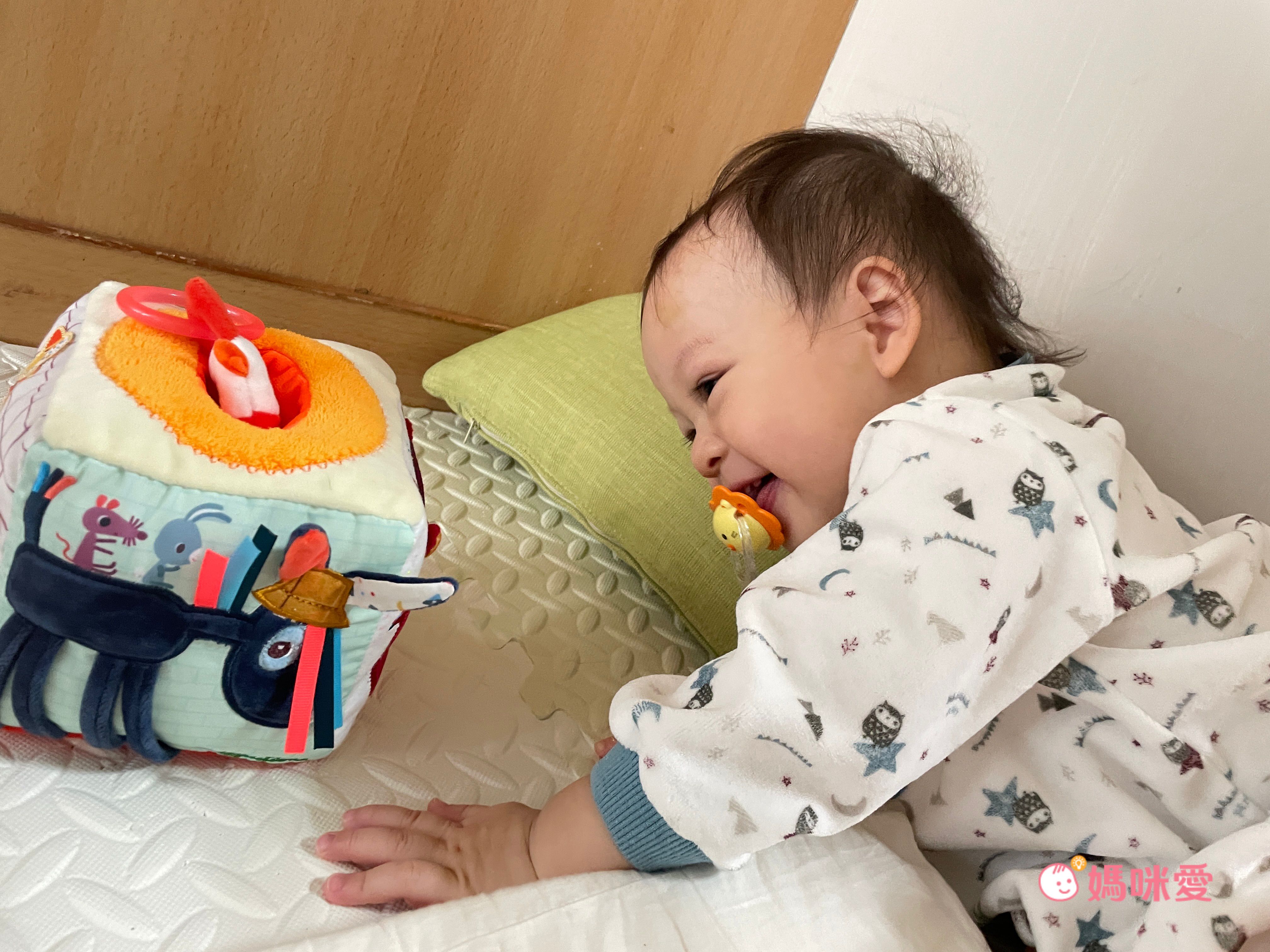 刺激五感【 比利時 Lilliputiens 】新生兒玩具｜寶寶布書