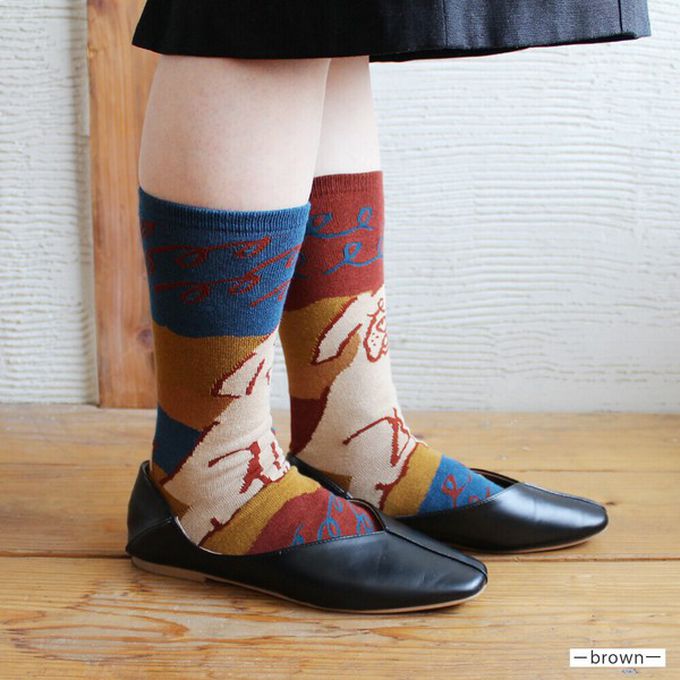 日本女裝代購 - 日本製 伊索寓言印花長襪-貪心的狗-棕x藍 (23-25cm)