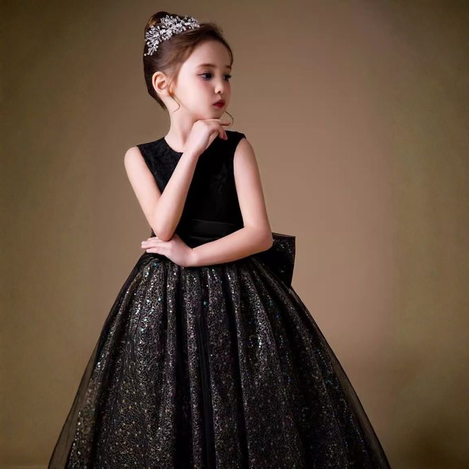 love, charlotte - 貴氣蕾絲立體摺婚紗緞腰帶燙金繡片紗裙無袖長禮服 - 黑色