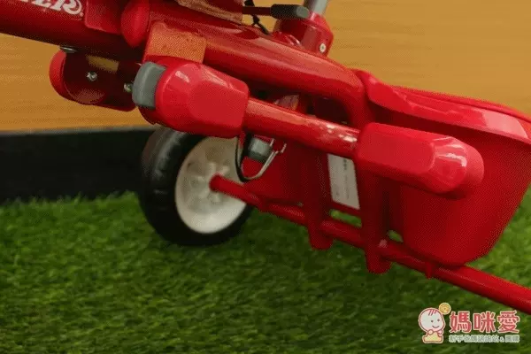  RadioFlyer 紅蜻蜓四合一折疊三輪推車