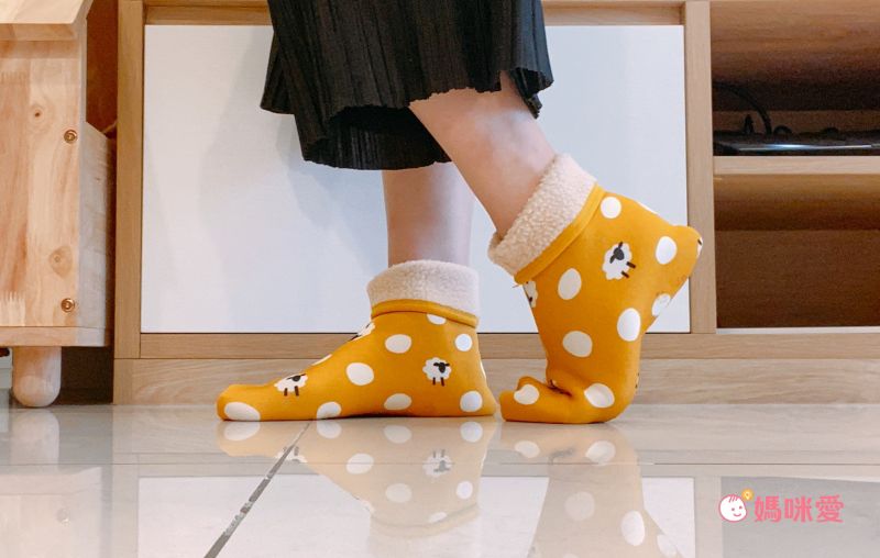 日本丸和 - 雙層機能裏起毛防滑室內襪-素色-黑 (21-25cm)-短筒