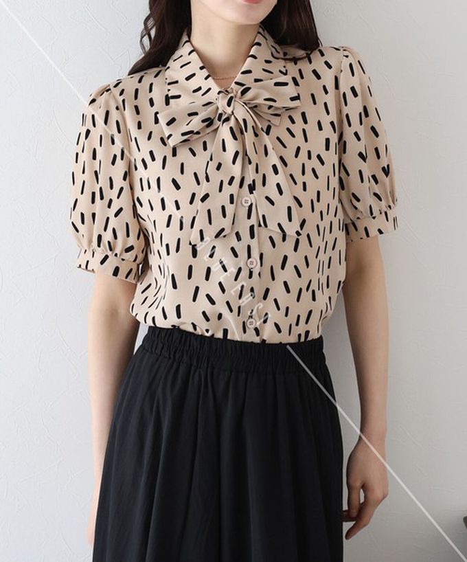 日本 BLUE EAST - 氣質蝴蝶結雪紡小澎袖襯衫-線條-米白