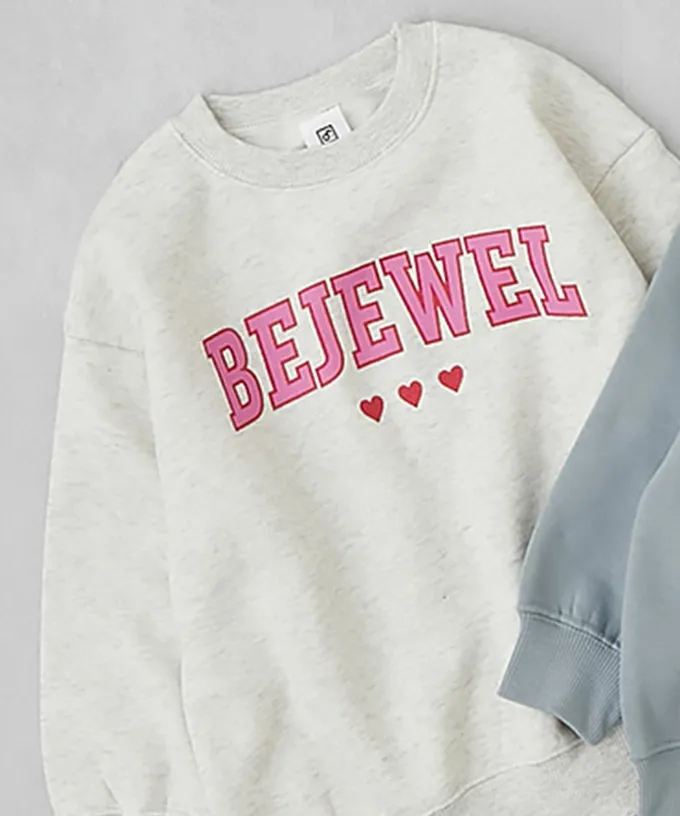 日本 devirock - 熱銷定番 裏起毛女孩印花大學長袖上衣-可愛小物-灰杏